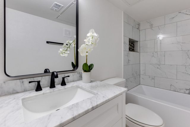 15221 Berry Trail 304, Dallas, TX 75248