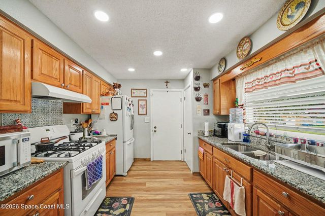 2399 Kimberly Drive, Deltona, FL 32738