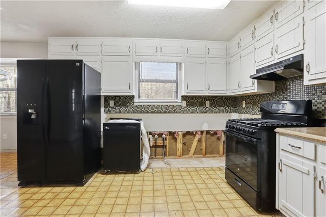 120 Windsong Court, Stockbridge, GA 30281