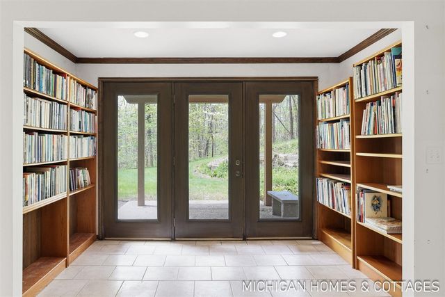 309 Glen Garry Court, Holland, MI 49423