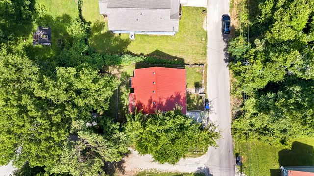 517 W 5th St, Columbia, TN 38401