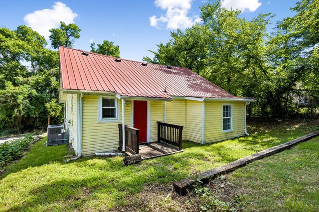 517 W 5th St, Columbia, TN 38401