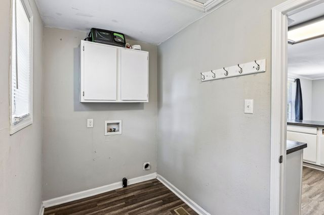 517 W 5th St, Columbia, TN 38401