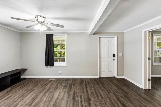 517 W 5th St, Columbia, TN 38401