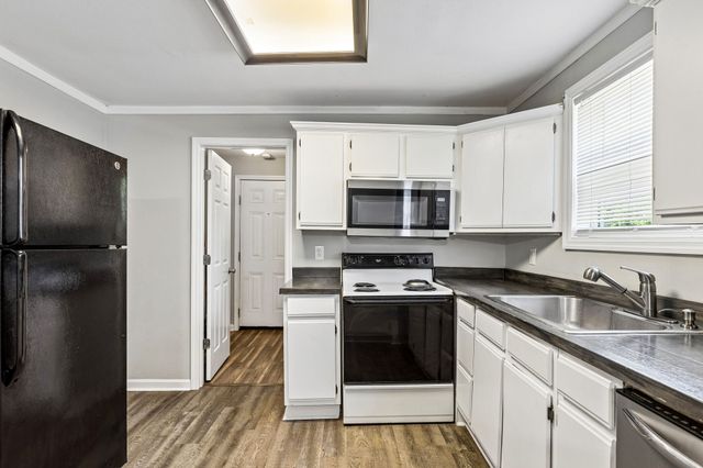 517 W 5th St, Columbia, TN 38401