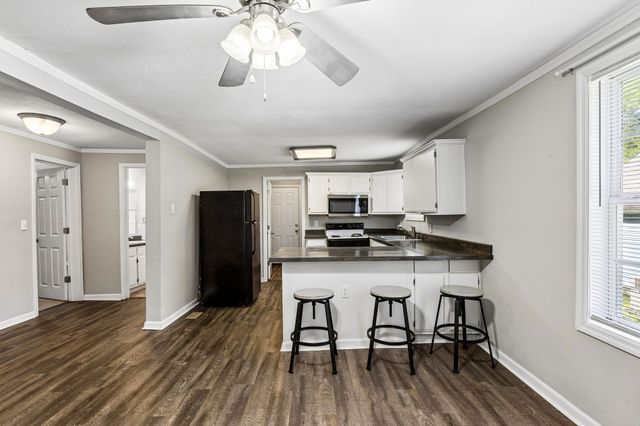 517 W 5th St, Columbia, TN 38401