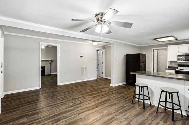 517 W 5th St, Columbia, TN 38401