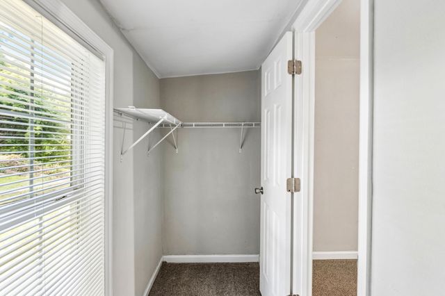 517 W 5th St, Columbia, TN 38401