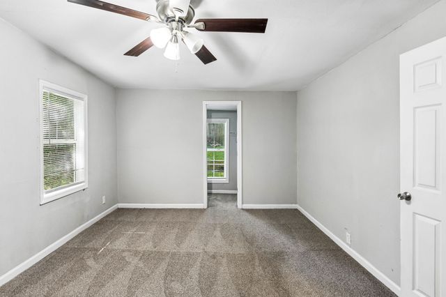 517 W 5th St, Columbia, TN 38401