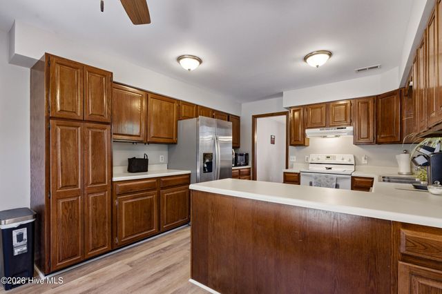 474 Oakwood Drive NW, Calabash, NC 28467