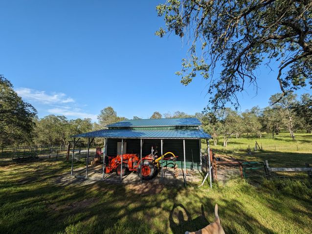 13654 Camanche Pkwy, Burson, CA 95225