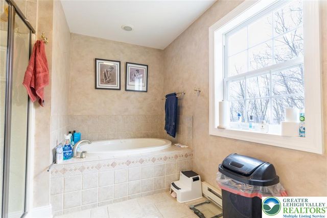 1231 Sky High Terrace, Chestnuthill Twp, PA 18330