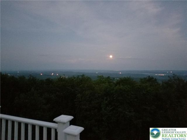 1231 Sky High Terrace, Chestnuthill Twp, PA 18330