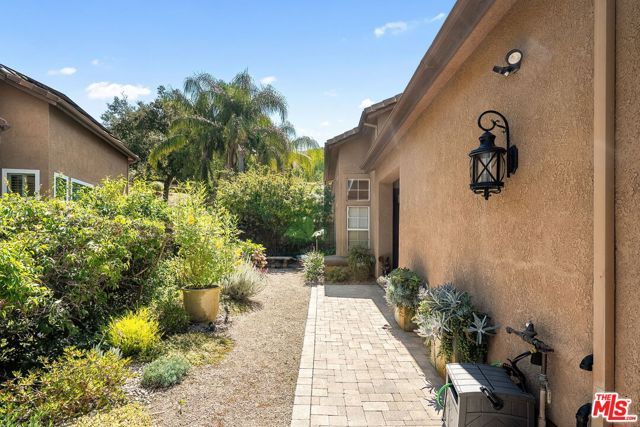 350 Anzio Way, Oak Park, CA 91377