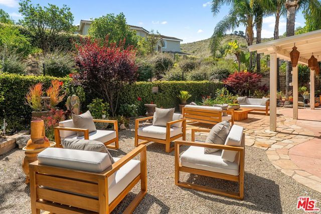 350 Anzio Way, Oak Park, CA 91377