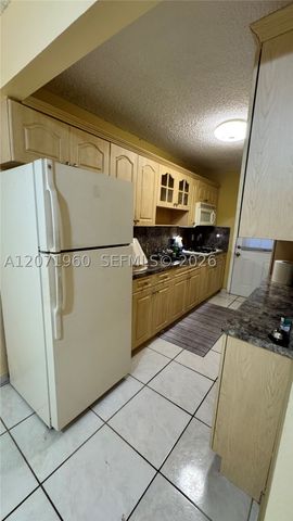 160 NE 203rd Ter E20, Miami Gardens, FL 33179