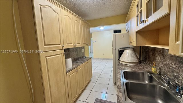 160 NE 203rd Ter E20, Miami Gardens, FL 33179