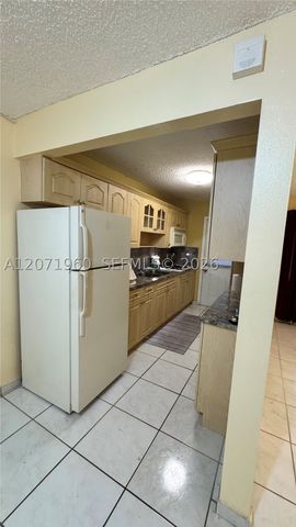 160 NE 203rd Ter E20, Miami Gardens, FL 33179