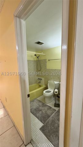 160 NE 203rd Ter E20, Miami Gardens, FL 33179