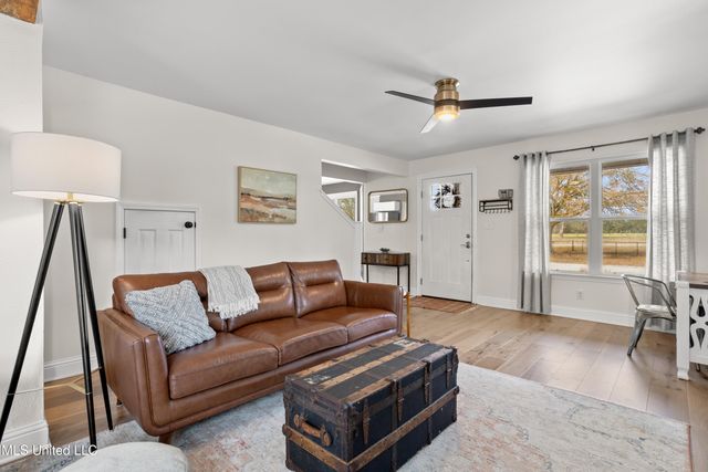 15392 Three Rivers Road, Biloxi, MS 39532