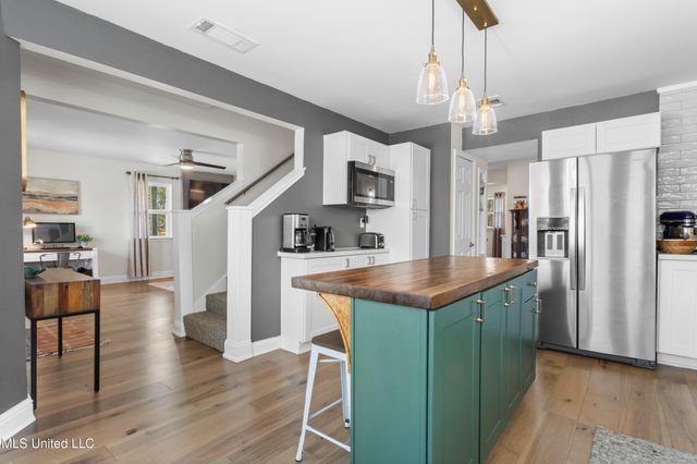 15392 Three Rivers Road, Biloxi, MS 39532