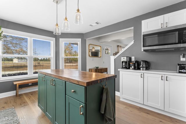 15392 Three Rivers Road, Biloxi, MS 39532