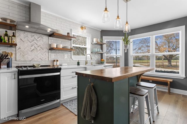 15392 Three Rivers Road, Biloxi, MS 39532