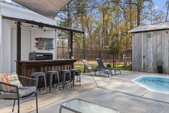 15392 Three Rivers Road, Biloxi, MS 39532