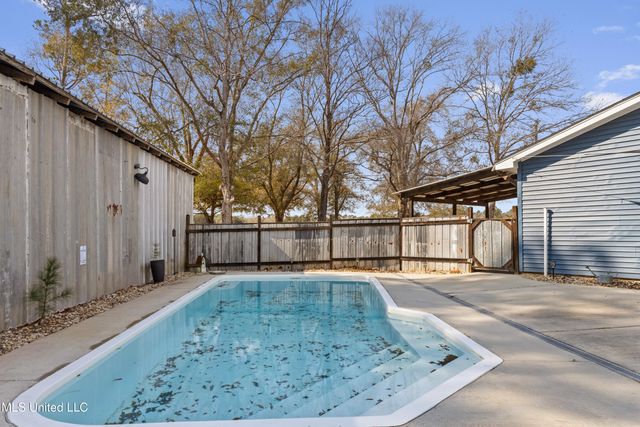 15392 Three Rivers Road, Biloxi, MS 39532