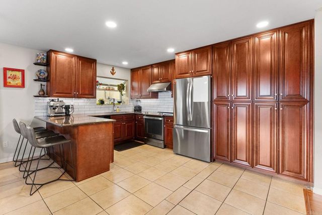 9750 Birch St, Spring Valley, CA 91977