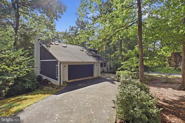 2025 MOCK ORANGE CT, Reston, VA 20191