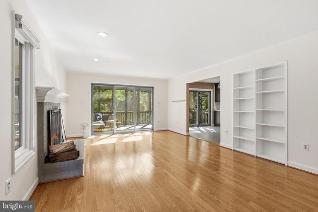 2025 MOCK ORANGE CT, Reston, VA 20191