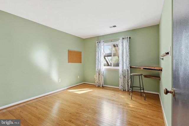 2025 MOCK ORANGE CT, Reston, VA 20191