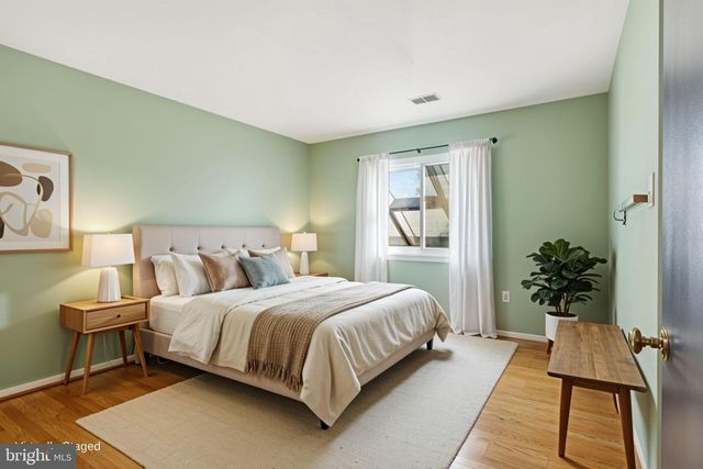 2025 MOCK ORANGE CT, Reston, VA 20191
