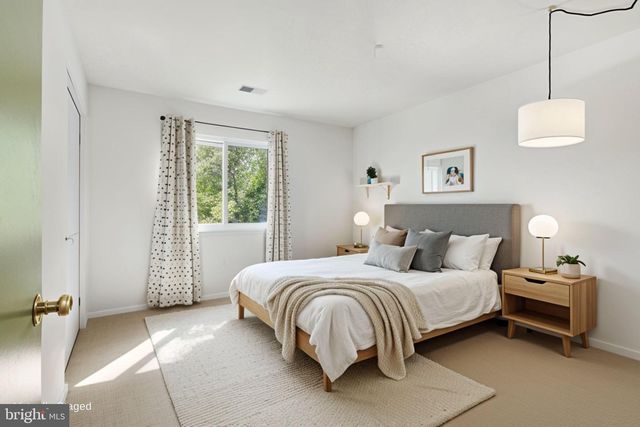 2025 MOCK ORANGE CT, Reston, VA 20191