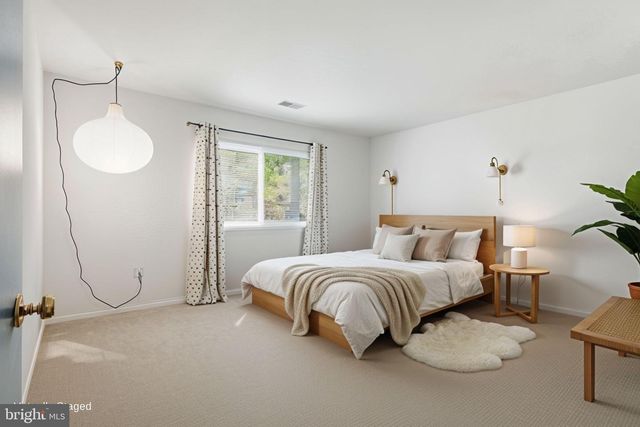 2025 MOCK ORANGE CT, Reston, VA 20191
