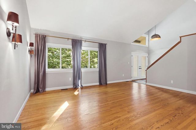 2025 MOCK ORANGE CT, Reston, VA 20191