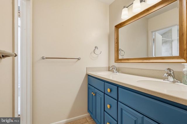 2025 MOCK ORANGE CT, Reston, VA 20191