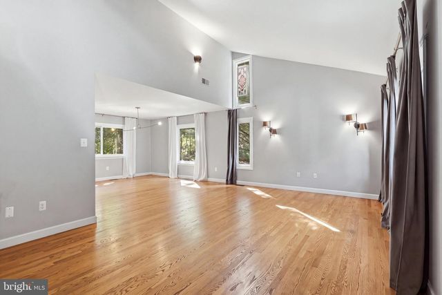 2025 MOCK ORANGE CT, Reston, VA 20191