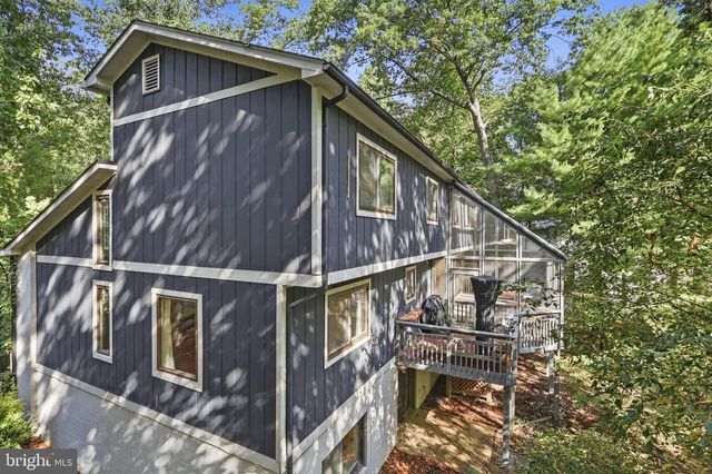 2025 MOCK ORANGE CT, Reston, VA 20191