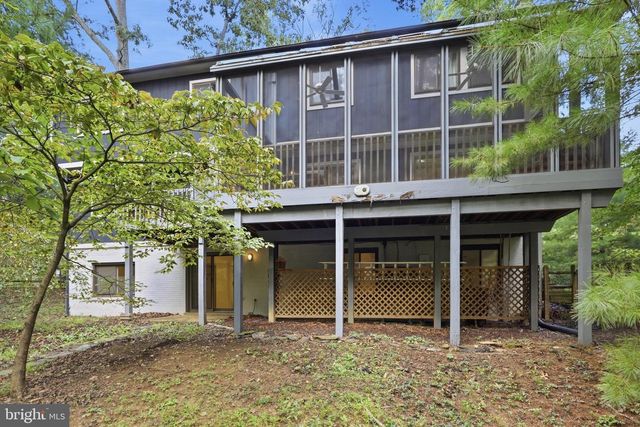 2025 MOCK ORANGE CT, Reston, VA 20191