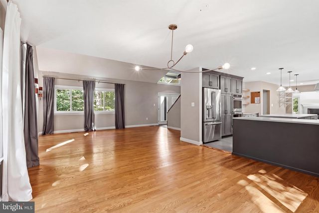 2025 MOCK ORANGE CT, Reston, VA 20191
