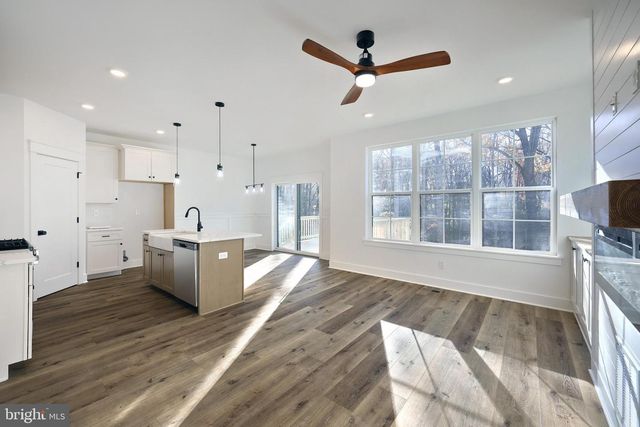 1020 TRINITY RD, York, PA 17408