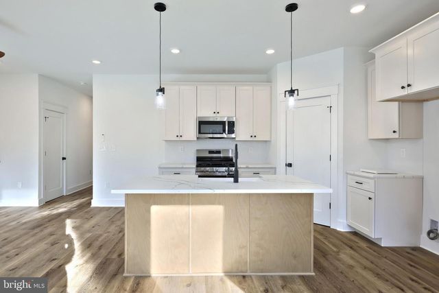 1020 TRINITY RD, York, PA 17408