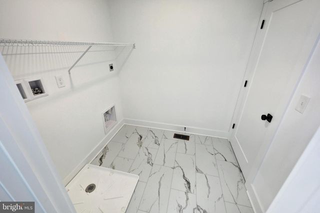 1020 TRINITY RD, York, PA 17408