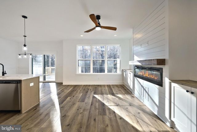 1020 TRINITY RD, York, PA 17408