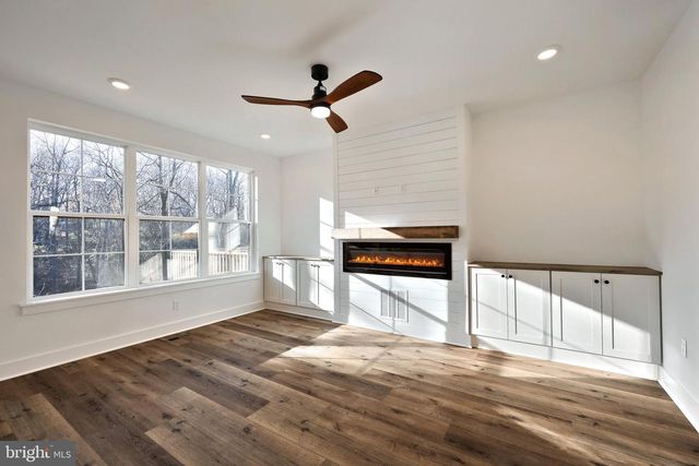 1020 TRINITY RD, York, PA 17408