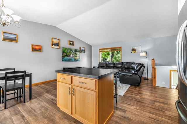 9430 Hale Avenue S, Cottage Grove, MN 55016