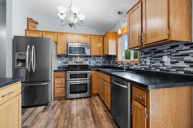 9430 Hale Avenue S, Cottage Grove, MN 55016