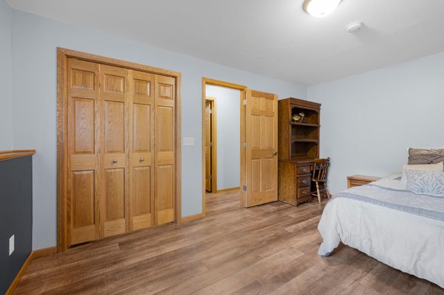 9430 Hale Avenue S, Cottage Grove, MN 55016